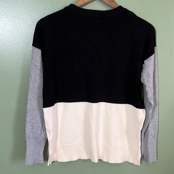 DKNY women’s pullover, tricolor sweater size small. - Picture 2 of 6